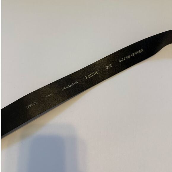 Fossil Leather Belt 34 Genuine Black Pebbled Leather Silver Buckle Classic - Picture 2 of 6